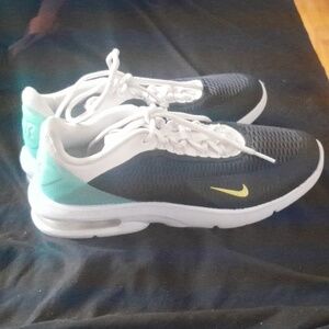 Womens size 8 half almost new Nikes